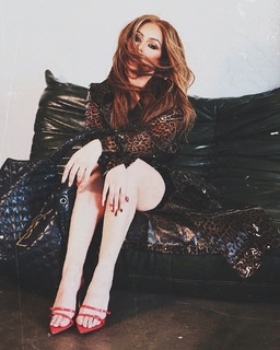 Aubrey O'Day feet photo thumbnail