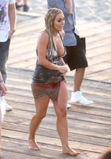 Aubrey O'Day feet photo thumbnail