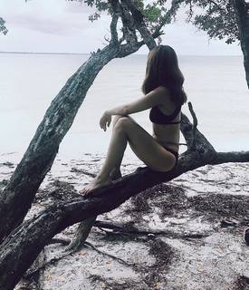 Aubrey Peeples feet photo 9