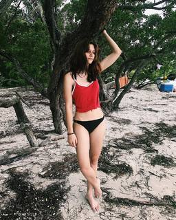 Aubrey Peeples feet photo 7