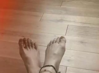 Aubrey Peeples feet photo 2