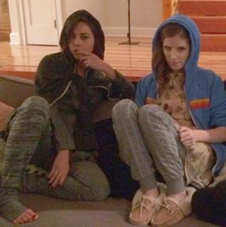 Aubrey Plaza feet photo thumbnail