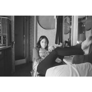 Aubrey Plaza feet photo thumbnail