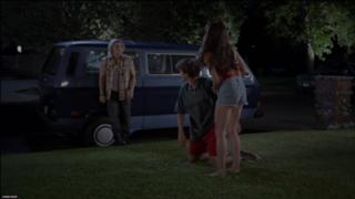 Aubrey Plaza feet photo thumbnail