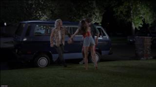 Aubrey Plaza feet photo thumbnail