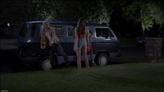 Aubrey Plaza feet photo thumbnail