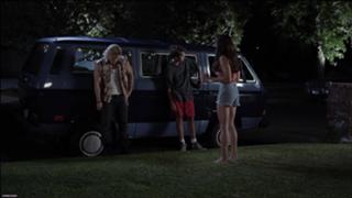 Aubrey Plaza feet photo thumbnail