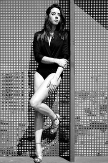 Aubrey Plaza feet photo thumbnail