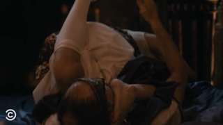 Aubrey Plaza feet photo thumbnail