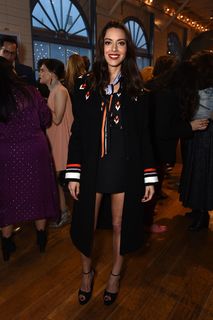 Aubrey Plaza feet photo thumbnail