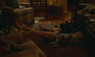Aubrey Plaza feet photo thumbnail