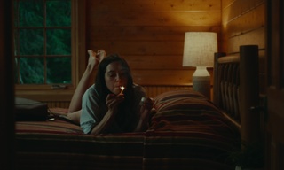 Aubrey Plaza feet photo thumbnail