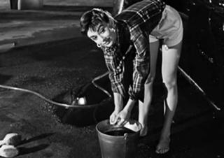 Audrey Hepburn feet photo thumbnail