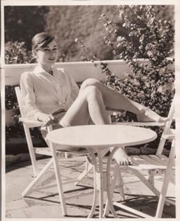Audrey Hepburn feet photo thumbnail