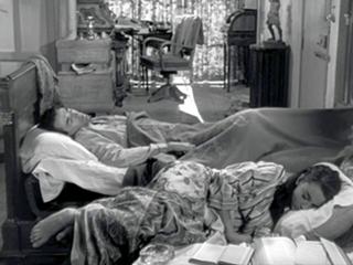 Audrey Hepburn feet photo thumbnail