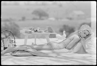 Audrey Hepburn feet photo thumbnail