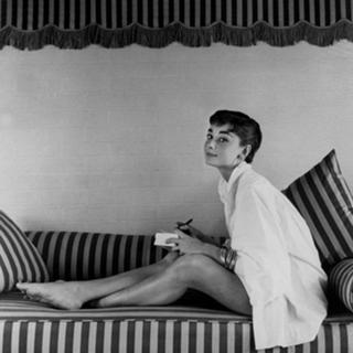 Audrey Hepburn feet photo thumbnail
