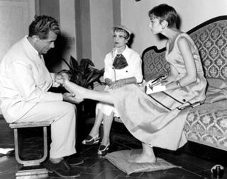 Audrey Hepburn feet photo thumbnail