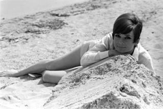 Audrey Hepburn feet photo thumbnail