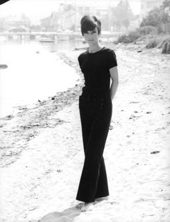 Audrey Hepburn feet photo thumbnail
