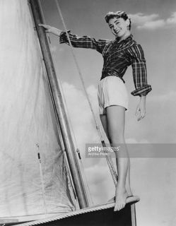 Audrey Hepburn feet photo thumbnail