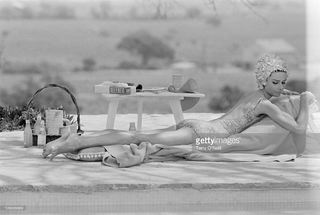 Audrey Hepburn feet photo thumbnail
