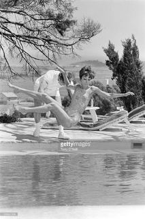 Audrey Hepburn feet photo thumbnail