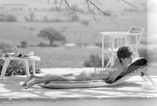 Audrey Hepburn feet photo thumbnail