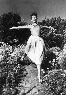 Audrey Hepburn feet photo thumbnail