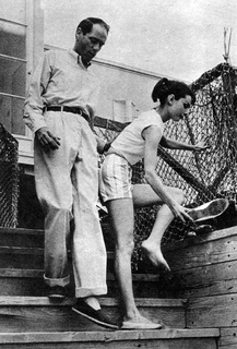 Audrey Hepburn feet photo thumbnail