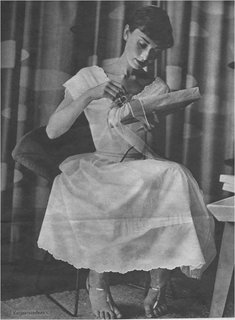 Audrey Hepburn feet photo thumbnail