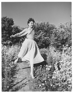 Audrey Hepburn feet photo thumbnail
