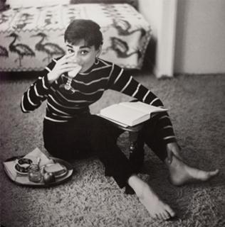 Audrey Hepburn feet photo thumbnail