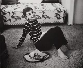 Audrey Hepburn feet photo thumbnail