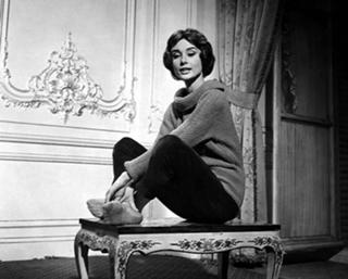 Audrey Hepburn feet photo thumbnail