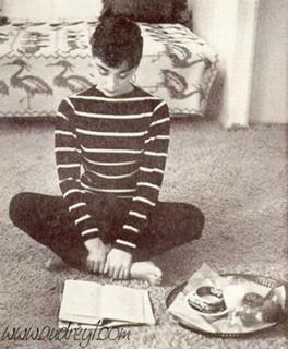 Audrey Hepburn feet photo thumbnail