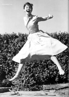 Audrey Hepburn feet photo thumbnail