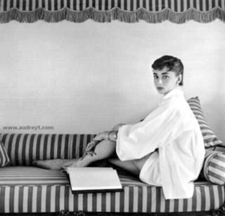 Audrey Hepburn feet photo thumbnail