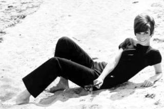 Audrey Hepburn feet photo thumbnail