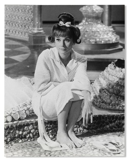Audrey Hepburn feet photo thumbnail