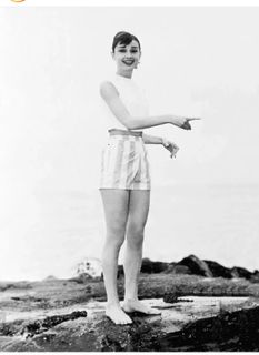 Audrey Hepburn feet photo thumbnail