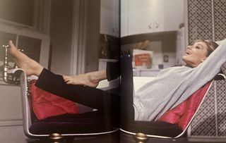 Audrey Hepburn feet photo thumbnail