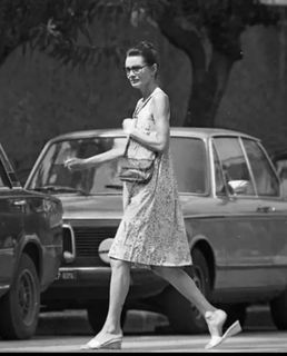 Audrey Hepburn feet photo thumbnail