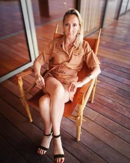 Audrey Lamy feet photo 1