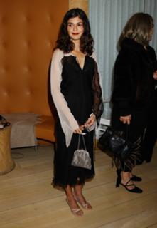 Audrey Tautou feet photo thumbnail