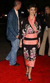 Audrey Tautou feet photo thumbnail
