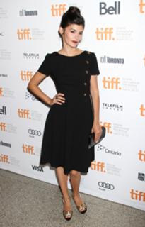 Audrey Tautou feet photo thumbnail