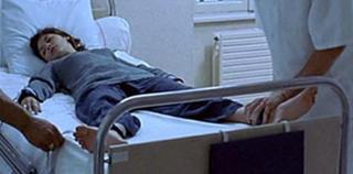 Audrey Tautou feet photo thumbnail