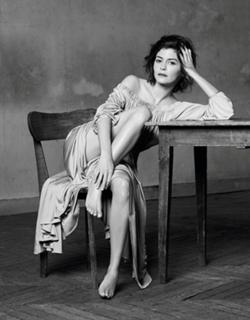 Audrey Tautou feet photo thumbnail