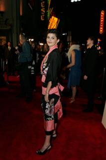 Audrey Tautou feet photo thumbnail